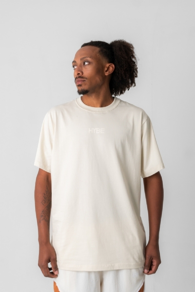 CAMISETA HYBE LOGO OFF WHITE